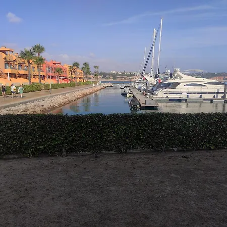 Lägenhet Luxury Apartment, Marina, & Pool Ii *