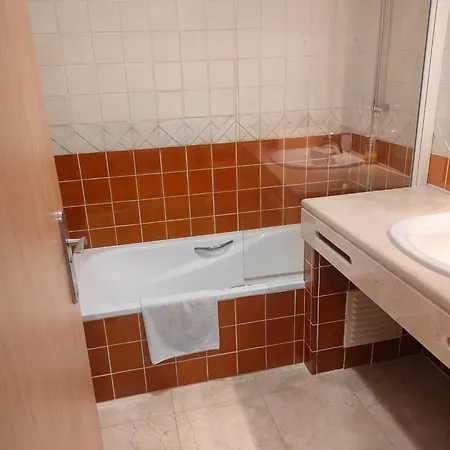 Luxury Apartment, Marina, & Pool Ii Апартаменты Портиман