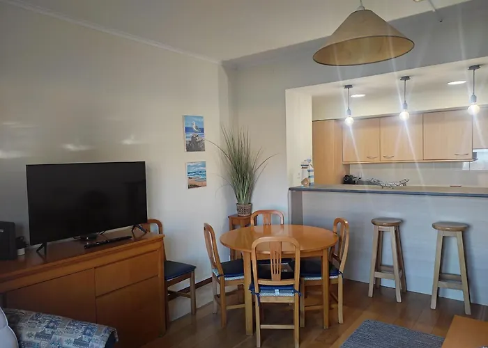 Luxury Apartment, Marina, & Pool Ii