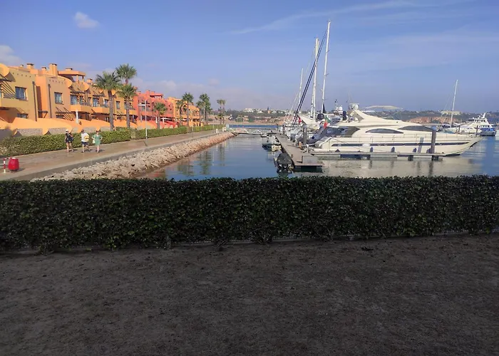 Lejlighed Luxury Apartment, Marina, & Pool Ii *